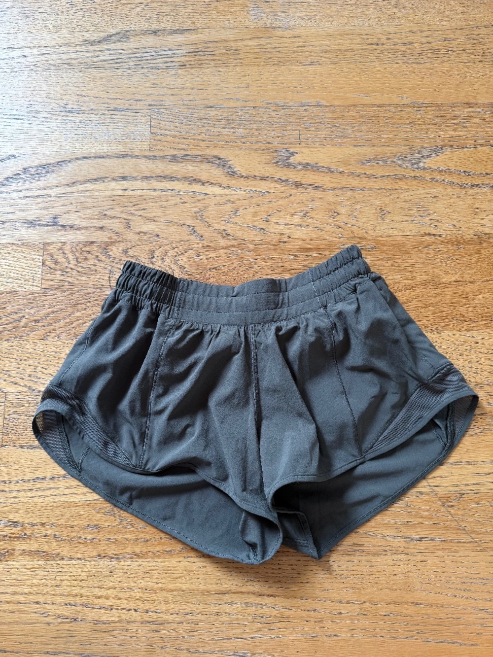 Lululemon Hot Hot High-Rise Lined Shorts 2.5"